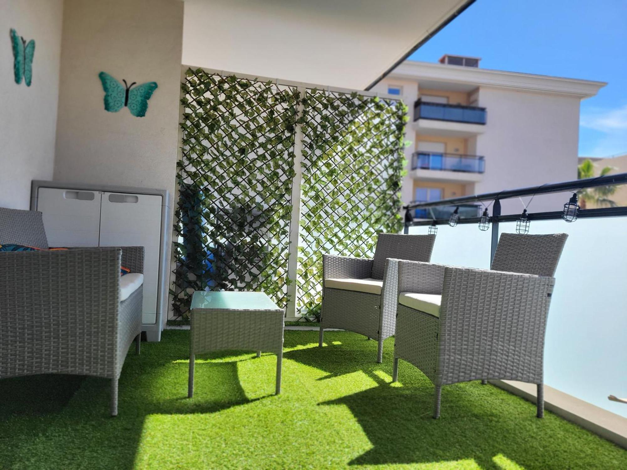 Apartment Beau Studio, Terrasse, Proche Tramway *